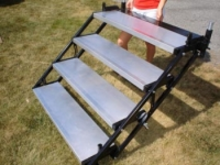 Staging step unit w/ 16 - 24 rise