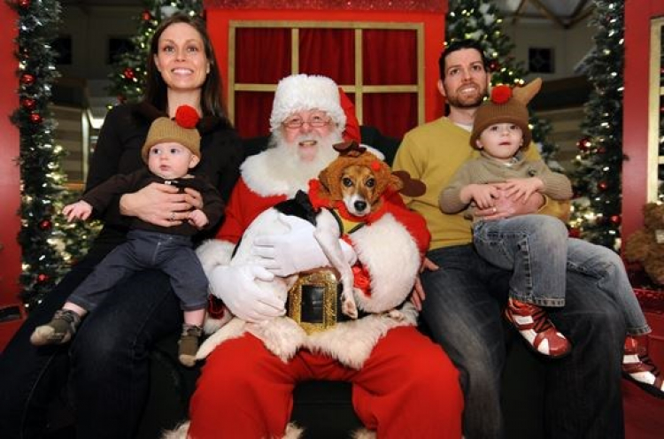 Santa Visit w/ 5x7 photo package