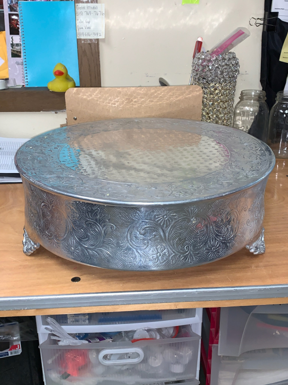 Silver Medium Traditional Round Cake Stand