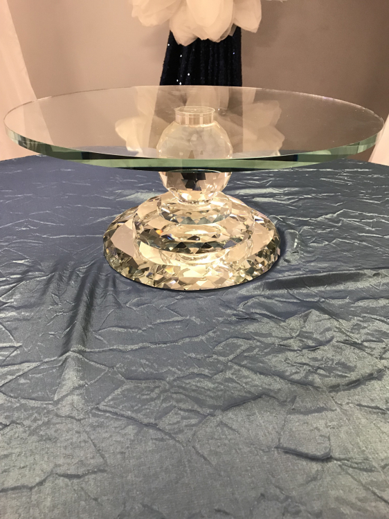 Crystal 18 Cake Stand