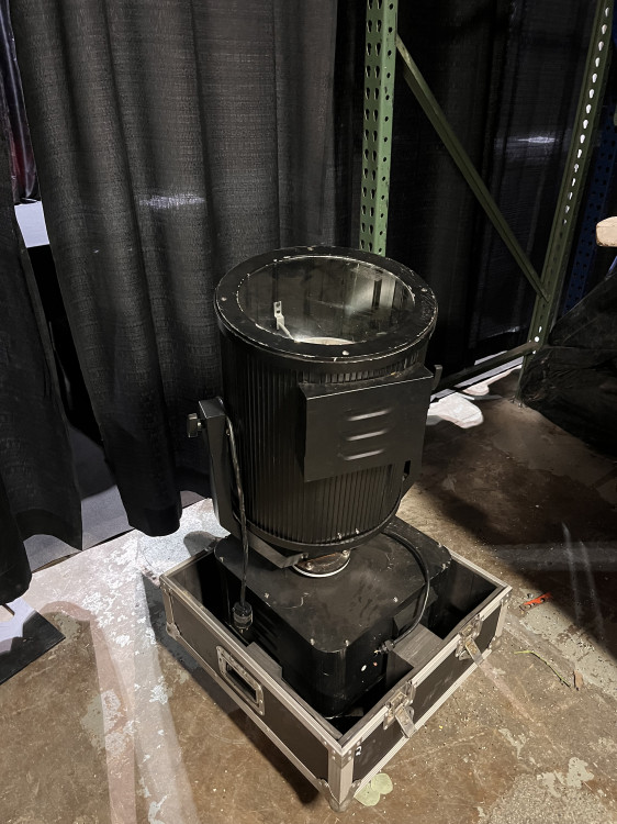 Search Light 1K (110v)